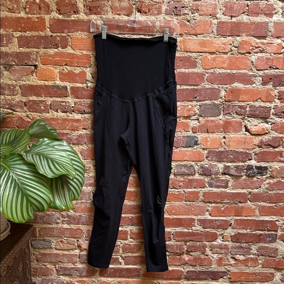 Seraphine Maternity Athletic leggings, medium - Picture 4 of 5